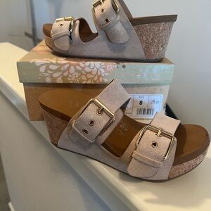 Very G Laurie Wedge Sandal in Nude Size 8